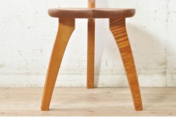 和製ビンテージ　背もたれと座面の彫刻模様が目を惹く板座チェア(椅子、イス、ダイニングチェア、ヴィンテージ)(R-073897)