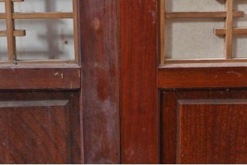 アンティーク建具　高級品!!　漆塗り　欅(ケヤキ)材　和モダンな空間づくりにおすすめ!デザインがおしゃれなガラス入り幅広障子戸2枚セット(引き戸、ガラス帯戸)(R-073902)