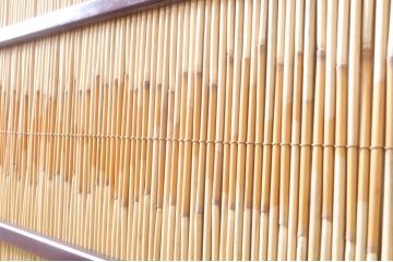 ビンテージ建具　最高級!!　石川県産　総漆塗り　透かし彫り入り　腰板の水鳥笹図が涼しげな和の空間を演出する幅広夏戸2枚セット(引き戸、簾戸、簀戸、葭戸、夏障子、御簾戸、すど、ヴィンテージ)(R-073906)