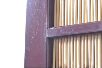 ビンテージ建具　最高級!!　石川県産　総漆塗り　透かし彫り入り　腰板の水鳥笹図が涼しげな和の空間を演出する幅広夏戸2枚セット(引き戸、簾戸、簀戸、葭戸、夏障子、御簾戸、すど、ヴィンテージ)(R-073906)