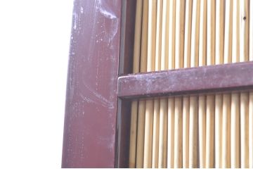 ビンテージ建具　最高級!!　石川県産　総漆塗り　透かし彫り入り　腰板の水鳥笹図が涼しげな和の空間を演出する幅広夏戸2枚セット(引き戸、簾戸、簀戸、葭戸、夏障子、御簾戸、すど、ヴィンテージ)(R-073909)