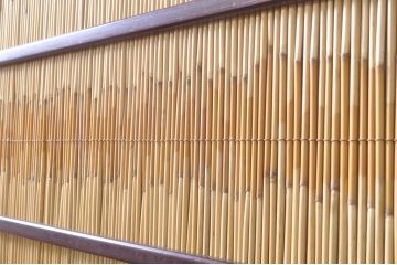 ビンテージ建具　最高級!!　石川県産　総漆塗り　透かし彫り入り　腰板の水鳥笹図が涼しげな和の空間を演出する幅広夏戸2枚セット(引き戸、簾戸、簀戸、葭戸、夏障子、御簾戸、すど、ヴィンテージ)(R-073911)