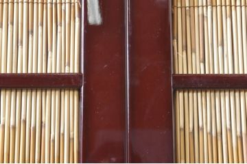 ビンテージ建具　最高級!!　石川県産　総漆塗り　透かし彫り入り　腰板の水鳥笹図が涼しげな和の空間を演出する幅広夏戸2枚セット(引き戸、簾戸、簀戸、葭戸、夏障子、御簾戸、すど、ヴィンテージ)(R-073912)