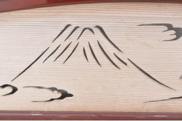 ビンテージ建具　最高級!!　石川県産　総漆塗り　透かし彫り入り　腰板の富士山が目を惹く夏戸4枚セット(引き戸、簾戸、簀戸、葭戸、夏障子、御簾戸、すど、ヴィンテージ)(R-073923)