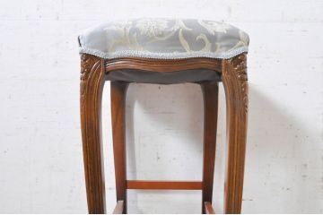 中古　イギリス製　ビーチ材　細部までこだわりあるデザインが素敵なハイスツール(カウンターチェア、カウンタースツール、椅子、イス、ヴィンテージ、英国)(R-073927)