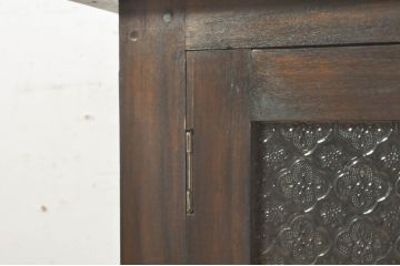 アジアンビンテージ　チーク材　デザインガラスが目を惹くお洒落なサイドボード(サイドキャビネット、収納棚、戸棚、引き出し、ヴィンテージ)(R-073933)