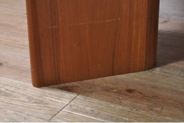 デンマーク家具　希少　チーク材　P. Jeppesen Mobelfabrik　PJ Furniture(ピージェーファニチャー)　DANISH(デニッシュ)マーク　シンプルなデザインが取り入れやすいローテーブル(センターテーブル、リビングテーブル、北欧)(R-073934)