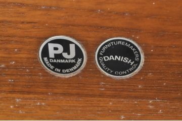 デンマーク家具　希少　チーク材　P. Jeppesen Mobelfabrik　PJ Furniture(ピージェーファニチャー)　DANISH(デニッシュ)マーク　シンプルなデザインが取り入れやすいローテーブル(センターテーブル、リビングテーブル、北欧)(R-073934)