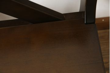 中古　希少な絶版品　カリモク家具(karimoku)　ルスティック(RUSTIC)　カントリースタイルの空間づくりにおすすめな2人掛けベンチ(長椅子、板座チェア)(R-073943)