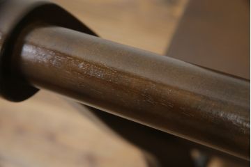中古　希少な絶版品　カリモク家具(karimoku)　ルスティック(RUSTIC)　カントリースタイルの空間づくりにおすすめな2人掛けベンチ(長椅子、板座チェア)(R-073943)