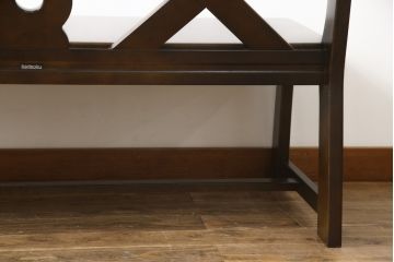 中古　希少な絶版品　カリモク家具(karimoku)　ルスティック(RUSTIC)　カントリースタイルの空間づくりにおすすめな2人掛けベンチ(長椅子、板座チェア)(R-073943)