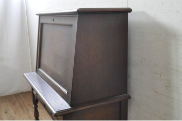 和製ビンテージ　高級品!!　三越伊勢丹取り扱い　オーク材　機能性と見た目の美しさを兼ね備えた小振りのライティングビューロー(簿記机、ワークデスク、在宅用、在宅ワーク用、ヴィンテージ)(R-073944)