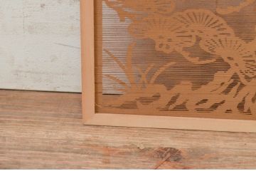 ビンテージ建具　珍しい透かし彫り入り　繊細な松竹梅デザインの意匠が素晴らしい書院戸4枚セット(引き戸、ガラス戸、窓、ヴィンテージ)(R-073948)