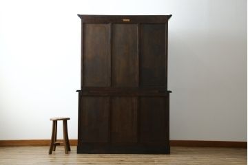 中古　松本民芸家具　収納力たっぷりの高級感漂うD型食器棚(カップボード、飾り棚、収納棚、本箱)(定価約99万円)(R-073952)