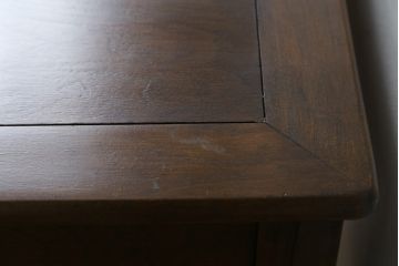 アメリカビンテージ　マホガニー材　品のある佇まいが魅力的なサイドテーブル(ナイトテーブル、コンソールテーブル、ローテーブル、サイドチェスト、花台、飾り台、電話台、ヴィンテージ)(R-073953)