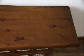 中古　スペイン製　バレンシア　タイルに描かれた花柄が可愛らしい!! お部屋を華やかに引き立てるチェスト(サイドチェスト、引き出し)(R-073956)