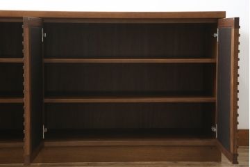 中古　CONDE HOUSE(カンディハウス)　洗練された空間作りにおすすめのモダンなウォールナットサイドボード(ローボード、テレビ台、テレビボード、サイドキャビネット、戸棚、収納棚、リビングボード)(定価約30万円)(R-073967)