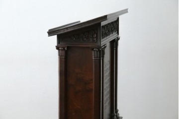 イギリスアンティーク　オーク材　美しい彫刻に注目!!　意匠を凝らした豪華レクターン　聖書台　(R-073968)