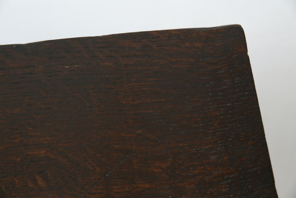 イギリスアンティーク　オーク材　美しい彫刻に注目!!　意匠を凝らした豪華レクターン　聖書台　(R-073968)