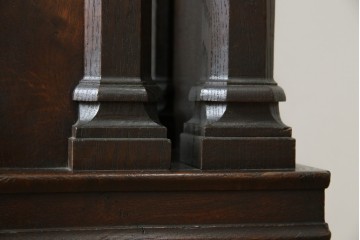 イギリスアンティーク　オーク材　美しい彫刻に注目!!　意匠を凝らした豪華レクターン　聖書台　(R-073968)