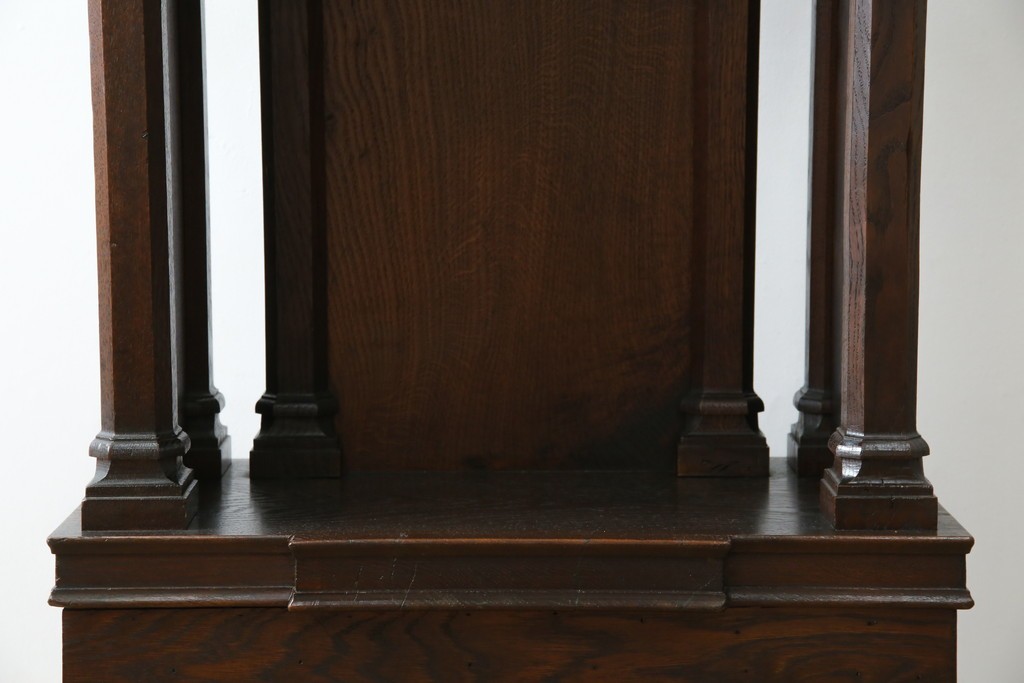 イギリスアンティーク　オーク材　美しい彫刻に注目!!　意匠を凝らした豪華レクターン　聖書台　(R-073968)