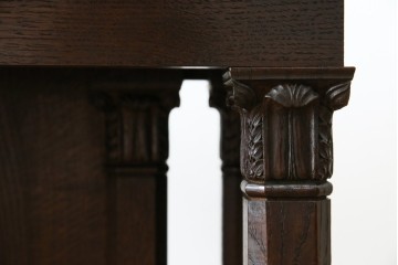 イギリスアンティーク　オーク材　美しい彫刻に注目!!　意匠を凝らした豪華レクターン　聖書台　(R-073968)