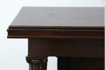 イギリスアンティーク　オーク材　美しい彫刻に注目!!　意匠を凝らした豪華レクターン　聖書台　(R-073968)