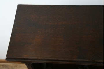 イギリスアンティーク　オーク材　美しい彫刻に注目!!　意匠を凝らした豪華レクターン　聖書台　(R-073968)