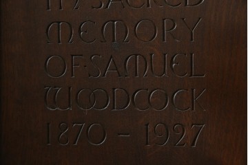 イギリスアンティーク　オーク材　美しい彫刻に注目!!　意匠を凝らした豪華レクターン　聖書台　(R-073968)