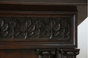 イギリスアンティーク　オーク材　美しい彫刻に注目!!　意匠を凝らした豪華レクターン　聖書台　(R-073968)