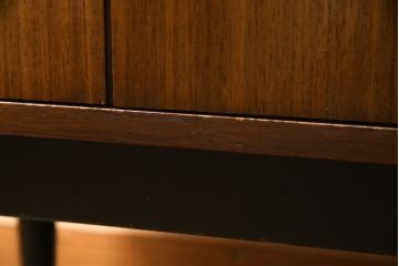 イギリスビンテージ　G-PLAN(ジープラン)　BBシリーズ　気品漂う大人の空間作りにおすすめのサイドボード(サイドキャビネット、戸棚、収納棚、ヴィンテージ、英国、北欧)(R-073970)