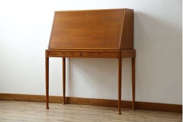 デンマークビンテージ　Illums Bolighus(イルムス ボリフス)　オーク材　老舗インテリアショップのシンプルなライティングビューロー(ワークデスク、簿記机、在宅用、在宅ワーク、北欧、ヴィンテージ)(R-073971)