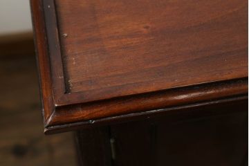 アメリカビンテージ　特大!!　横幅2450ミリ　天板リメイク　堂々とした佇まいで存在感抜群!! 格子扉のサイドボード(ローボード、テレビ台、テレビボード、リビングボード、収納棚、戸棚、飾り棚、ヴィンテージ)(R-073974)