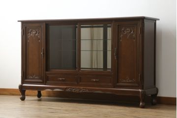 中古　美品　国会議事堂納品の高級家具メーカー　徳田家具　上品な佇まいで存在感のあるサイドボード(サイドキャビネット、収納棚、戸棚、飾り棚、食器棚)(R-073975)