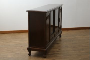 中古　美品　国会議事堂納品の高級家具メーカー　徳田家具　上品な佇まいで存在感のあるサイドボード(サイドキャビネット、収納棚、戸棚、飾り棚、食器棚)(R-073975)