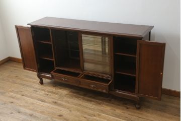 中古　美品　国会議事堂納品の高級家具メーカー　徳田家具　上品な佇まいで存在感のあるサイドボード(サイドキャビネット、収納棚、戸棚、飾り棚、食器棚)(R-073975)