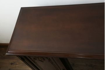 中古　美品　国会議事堂納品の高級家具メーカー　徳田家具　上品な佇まいで存在感のあるサイドボード(サイドキャビネット、収納棚、戸棚、飾り棚、食器棚)(R-073975)