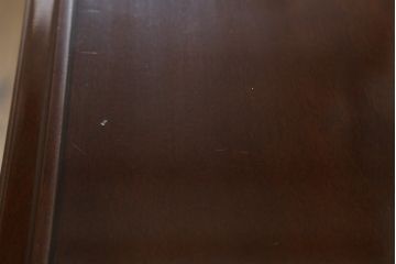 中古　美品　国会議事堂納品の高級家具メーカー　徳田家具　上品な佇まいで存在感のあるサイドボード(サイドキャビネット、収納棚、戸棚、飾り棚、食器棚)(R-073975)