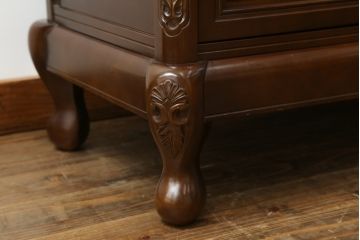 中古　美品　国会議事堂納品の高級家具メーカー　徳田家具　上品な佇まいで存在感のあるサイドボード(サイドキャビネット、収納棚、戸棚、飾り棚、食器棚)(R-073975)