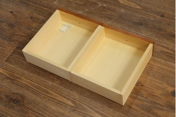 中古　美品　横浜ダニエル(daniel)　モダンでシンプルな家具のようなデザインの仏壇(厨子)(R-073979)