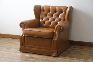 中古　超美品!!　横浜ダニエル(daniel)　Cougar(クーガー)　本革(レザー)　クラシカルな佇まいが魅力的で大人の空間を演出する1人掛けソファ(アームソファ、一人掛け、1P)(定価約60万円)(R-073986)