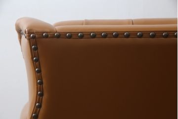 中古　超美品!!　横浜ダニエル(daniel)　Cougar(クーガー)　本革(レザー)　クラシカルな佇まいが魅力的で大人の空間を演出する1人掛けソファ(アームソファ、一人掛け、1P)(定価約60万円)(R-073986)