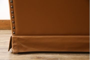 中古　超美品!!　横浜ダニエル(daniel)　Cougar(クーガー)　本革(レザー)　クラシカルな佇まいが魅力的で大人の空間を演出する1人掛けソファ(アームソファ、一人掛け、1P)(定価約60万円)(R-073986)