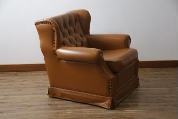 中古　超美品!!　横浜ダニエル(daniel)　Cougar(クーガー)　本革(レザー)　クラシカルな佇まいが魅力的で大人の空間を演出する1人掛けソファ(アームソファ、一人掛け、1Pソファ)(定価約60万円)(R-073987)