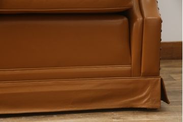 中古　超美品!!　横浜ダニエル(daniel)　Cougar(クーガー)　本革(レザー)　クラシカルな佇まいが魅力的で大人の空間を演出する1人掛けソファ(アームソファ、一人掛け、1Pソファ)(定価約60万円)(R-073987)