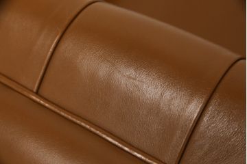 中古　超美品!!　横浜ダニエル(daniel)　Cougar(クーガー)　本革(レザー)　クラシカルな佇まいが魅力的で大人の空間を演出する1人掛けソファ(アームソファ、一人掛け、1Pソファ)(定価約60万円)(R-073987)