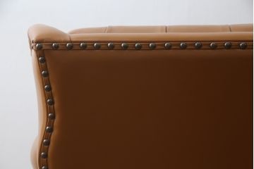 中古　超美品!!　横浜ダニエル(daniel)　Cougar(クーガー)　本革(レザー)　クラシカルな佇まいが魅力的で大人の空間を演出する1人掛けソファ(アームソファ、一人掛け、1Pソファ)(定価約60万円)(R-073987)
