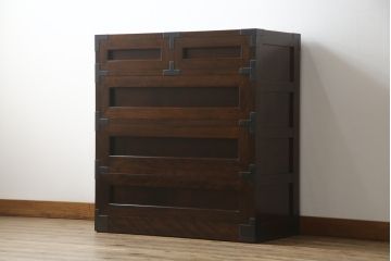 中古　美品　松本民芸家具　高山式　直線的なデザインが洗練された雰囲気を醸し出す金具付きタンス(チェスト、衣装箪笥、収納たんす、引き出し)(定価約50万円)(R-073989)