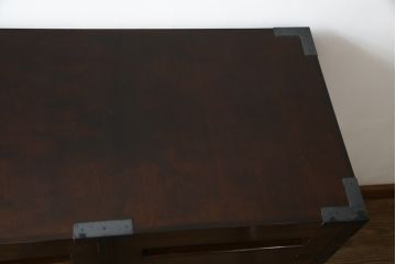 中古　美品　松本民芸家具　高山式　直線的なデザインが洗練された雰囲気を醸し出す金具付きタンス(チェスト、衣装箪笥、収納たんす、引き出し)(定価約50万円)(R-073989)