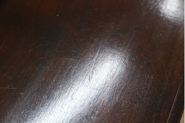 中古　美品　松本民芸家具　高山式　直線的なデザインが洗練された雰囲気を醸し出す金具付きタンス(チェスト、衣装箪笥、収納たんす、引き出し)(定価約50万円)(R-073989)